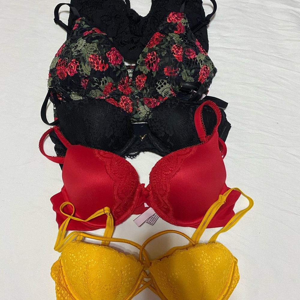 Victoria’s Secret bra lot 32C